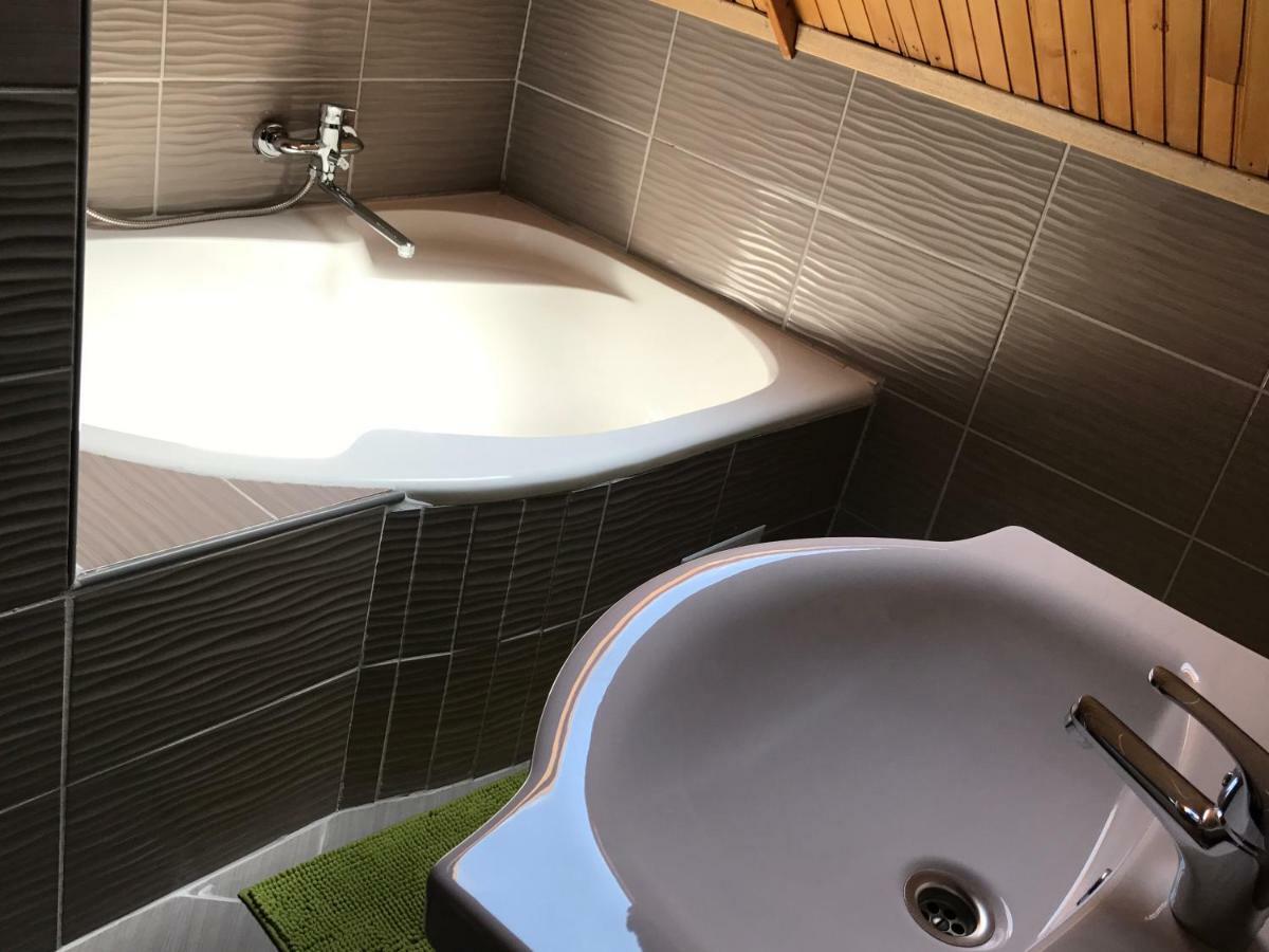 Rózsavölgy Apartman Balatonlelle Dış mekan fotoğraf